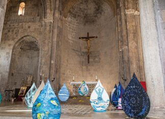 “Gocce d’Acqua”, una nuova tappa dell’installazione artistica per celebrare l’8 marzo