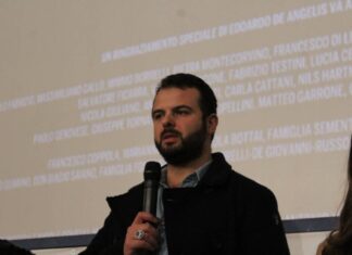 Edoardo De Angelis chiude il Cineforum Arci Movie a Ponticelli, Napoli.
