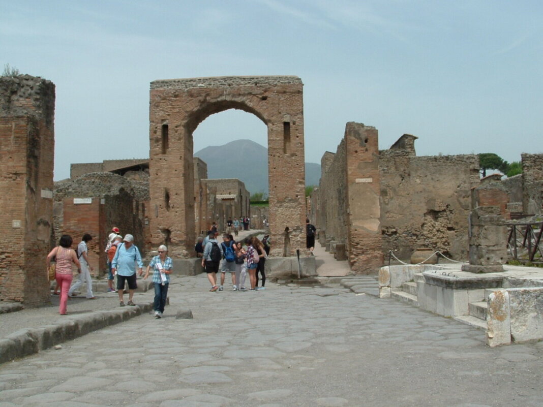 POMPEI-INCROCIO-AREA-FORO