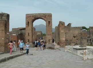 POMPEI-INCROCIO-AREA-FORO