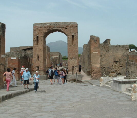 POMPEI-INCROCIO-AREA-FORO