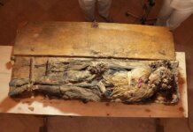 Irpinia, scoperta la mummia di una giovane nobildonna dell’800
